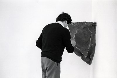 Giuseppe Penone, Angolo-vaso (Corner-vase), 1979